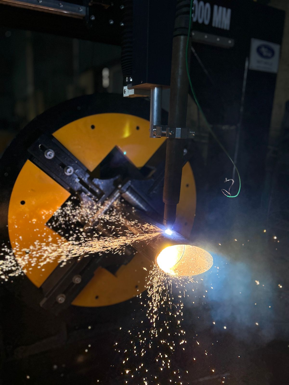 CNC Plasma Plate & Pipe Cutting Machine